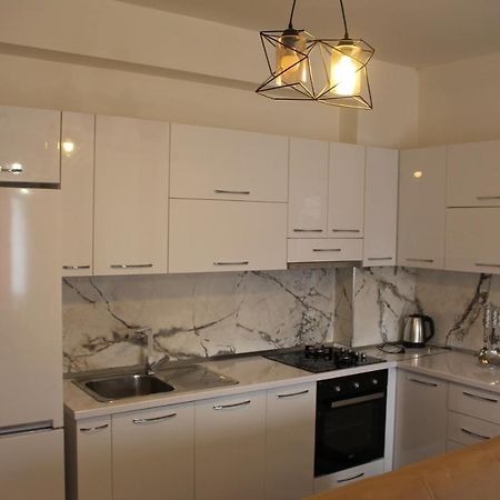 City Center Luxurious Apartment Shkoder Exterior photo