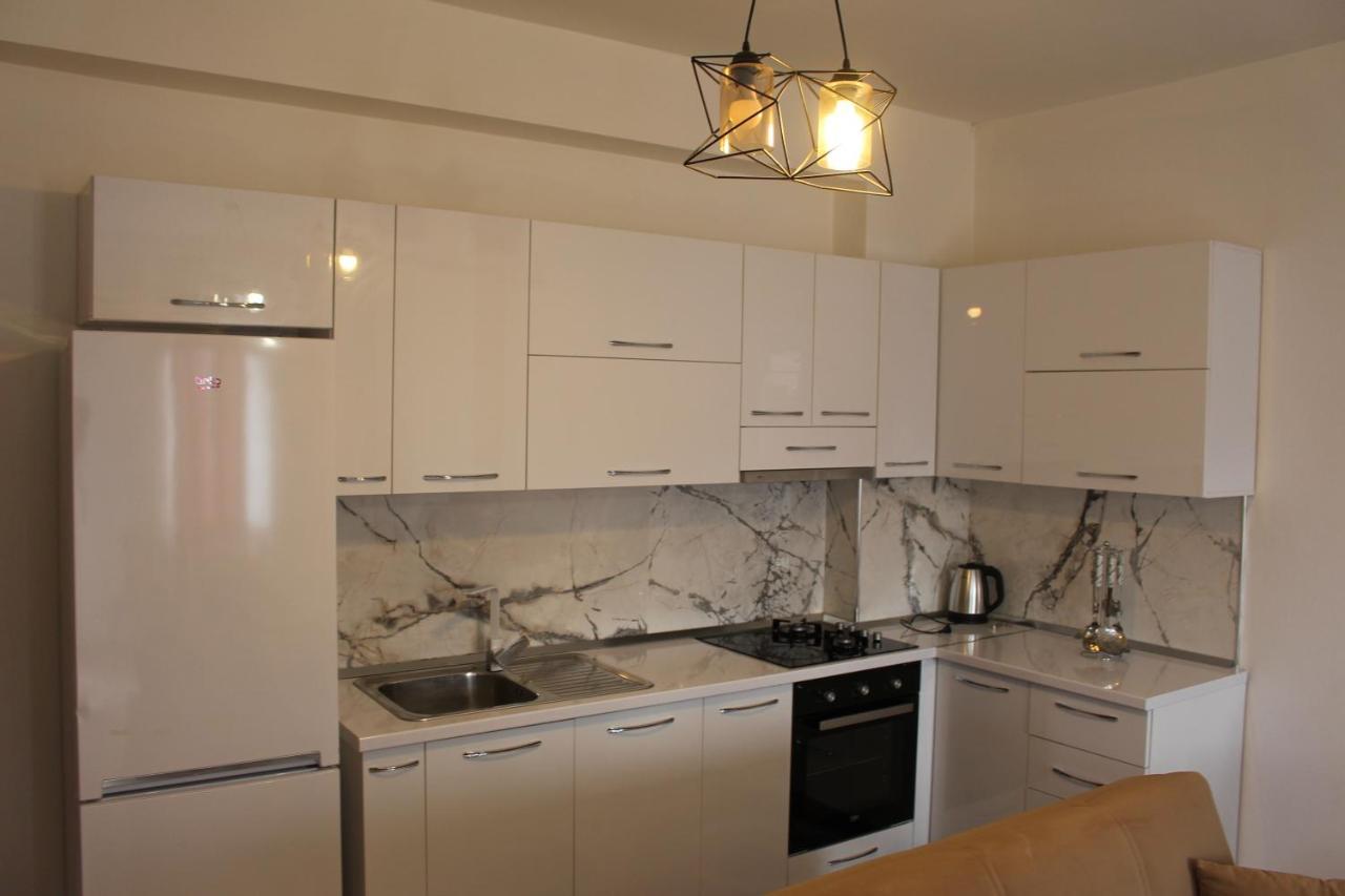 City Center Luxurious Apartment Shkoder Exterior photo