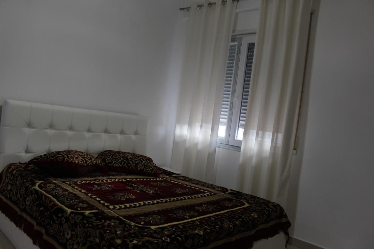 City Center Luxurious Apartment Shkoder Exterior photo